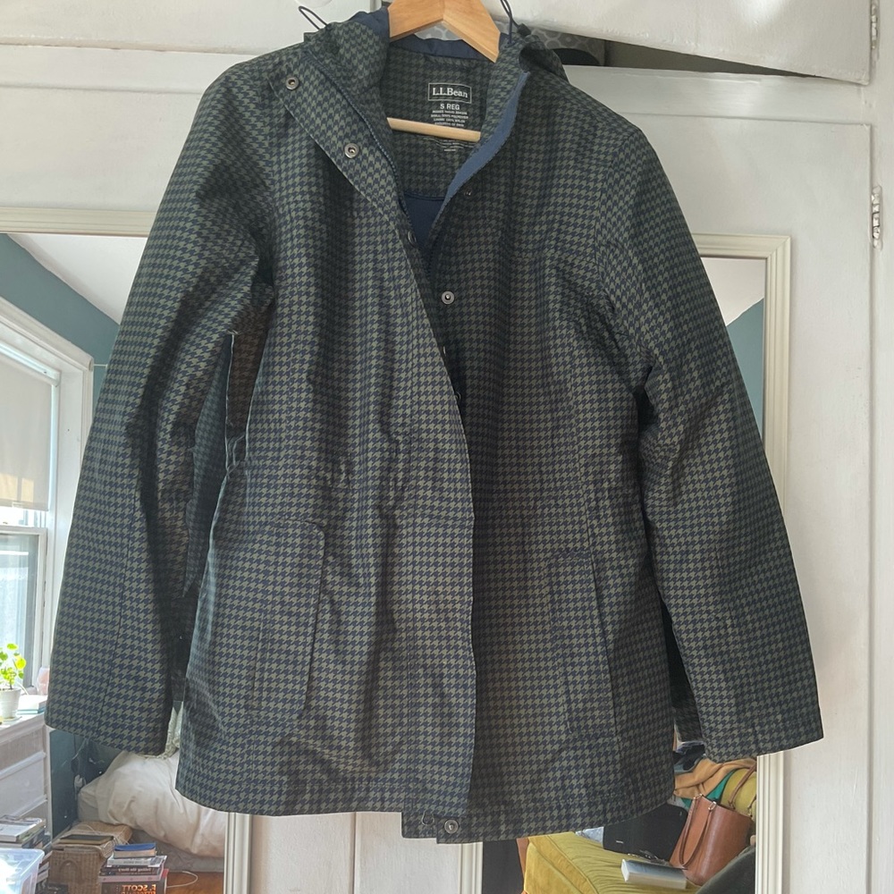 L.L. Bean Waterproof Green/Blue Houndstooth Rain Jacket